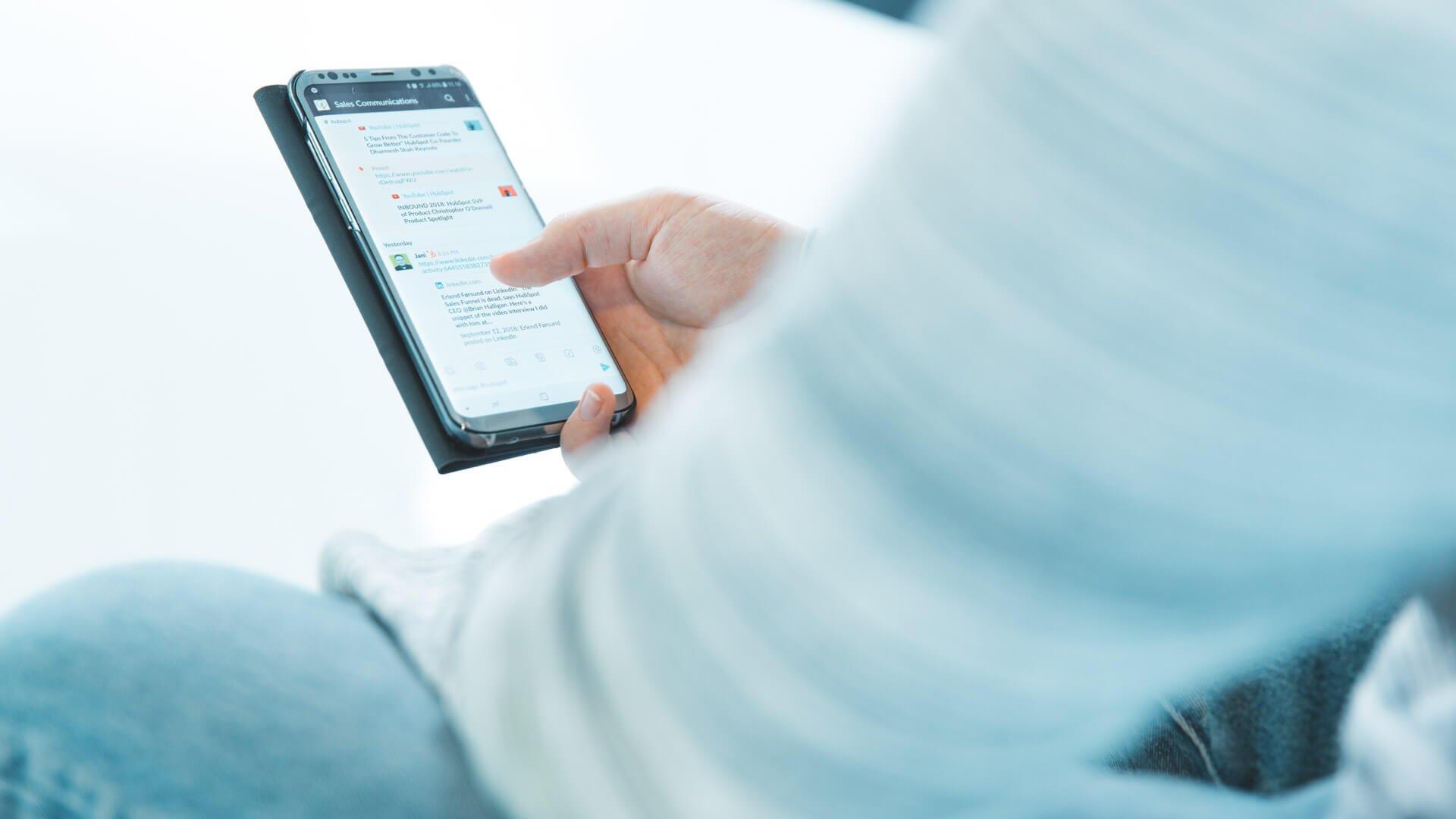 Verkkosivuston_AMP-versiolla_parempi_käyttäjäkokemus_mobiililaitteilla.